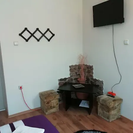 Casa Julia/adult Only בית הארחה סובאטה